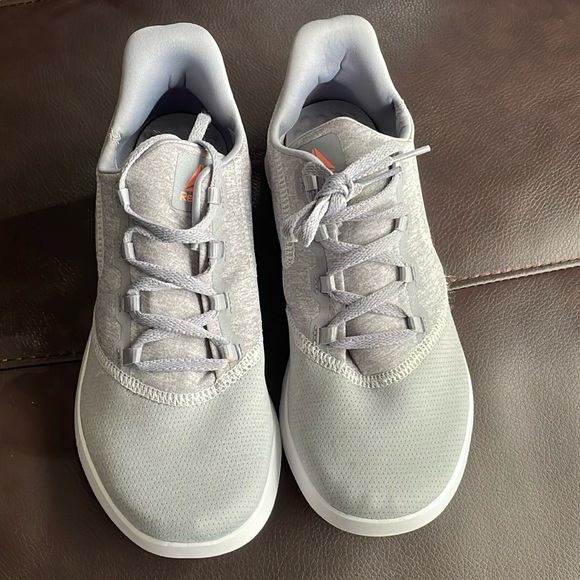 Women’s Walking Shoes - Picture 5 of 6